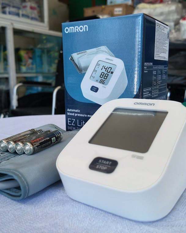 Máy đo huyết áp bắp tay Omron 7180